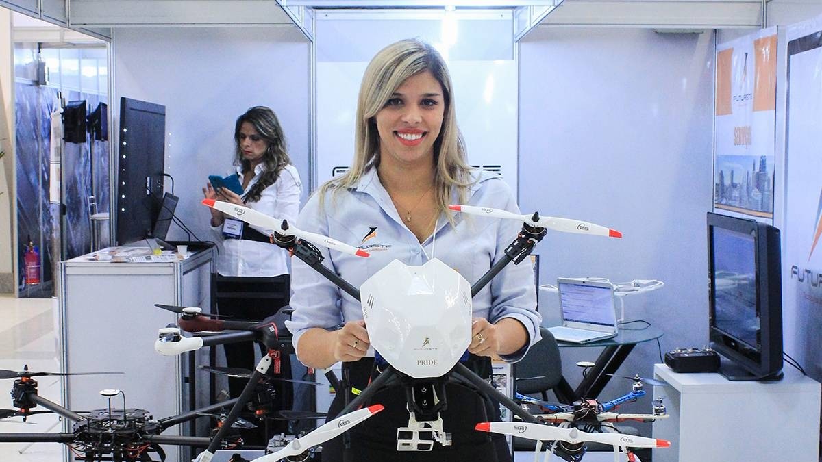 Raquel Molina foi eleita a empreendedora do ano na feira de drones DroneShow